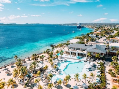 Van der Valk Plaza Beach resort - Bonaire